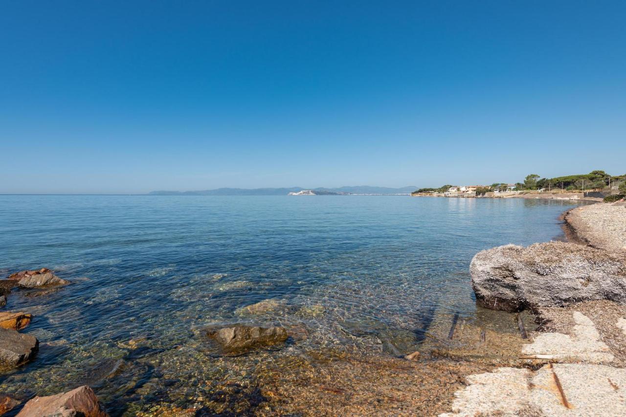 La Casa Davanti Al Mare Quartu SantʼElena Екстериор снимка